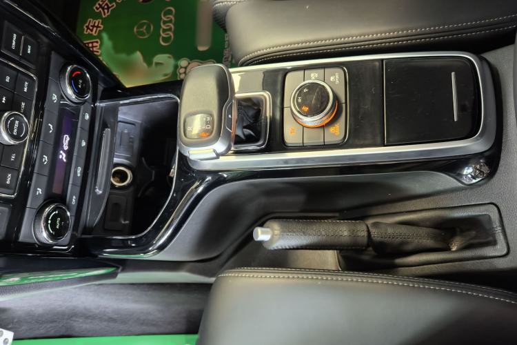 Used BAIC Off-Road BJ80 2020 3.0T Automatic Glory Flagship Edition Gear Lever