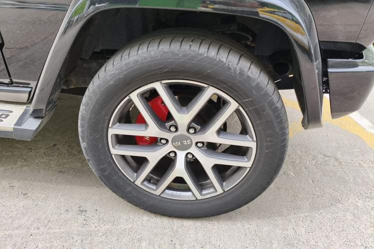 Used BAIC Off-Road BJ80 2020 3.0T Automatic Glory Flagship Edition Right Front Wheel Hub