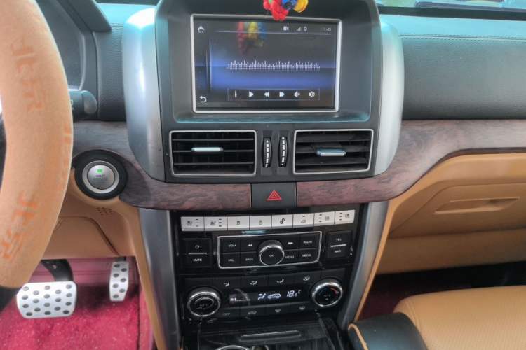 Used BAIC Off-Road BJ80 2020 3.0T Automatic Everest Edition Audio And AC Panel