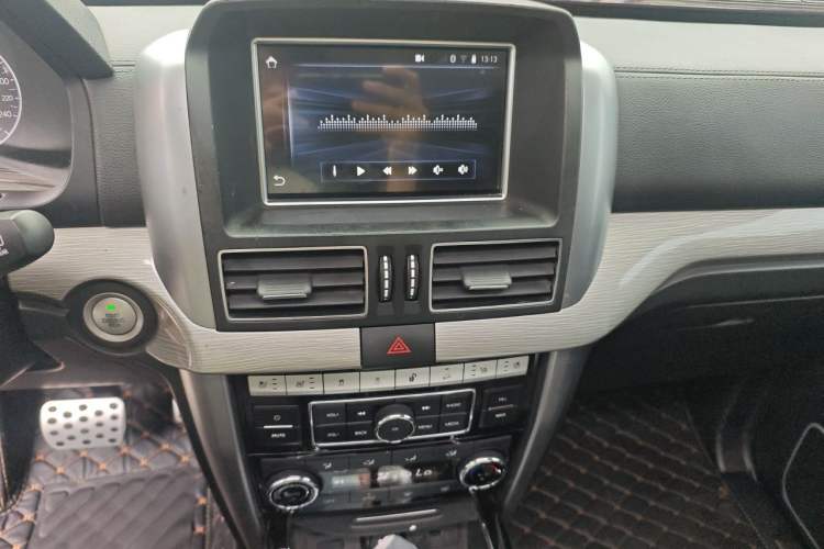 Used BAIC Off-Road BJ80 2020 3.0T Automatic Supreme Edition Audio And AC Panel