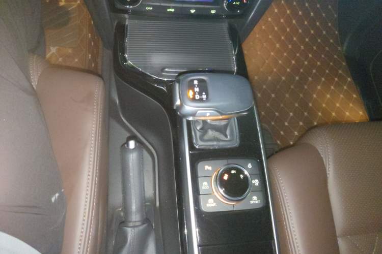 Used BAIC Off-Road BJ80 2020 3.0T Automatic Supreme Edition Gear Lever