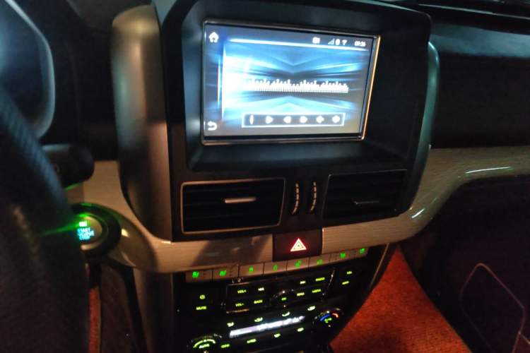 Used BAIC Off-Road BJ80 2020 3.0T Automatic Supreme Edition Audio And AC Panel