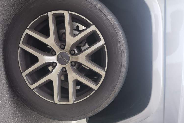 Used BAIC Off-Road BJ80 2022 3.0T Automatic Glory Edition Right Front Wheel Hub