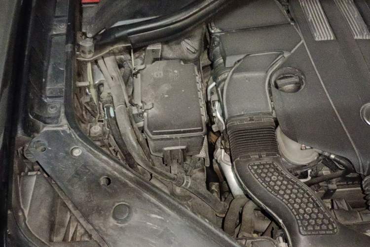 Used BAIC Off-Road BJ90 2016 3.0T Government Edition Engine Bay Right
