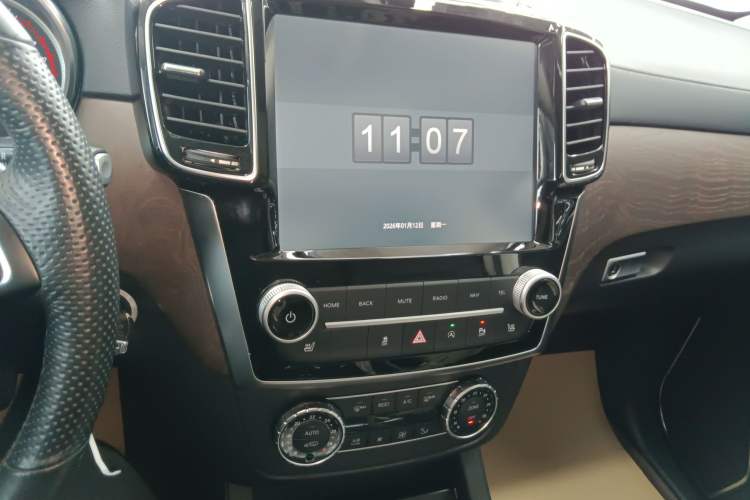 Used BAIC Off-Road BJ90 2020 3.0T Navigator Edition Audio And AC Panel