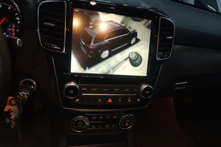 Used BAIC Off-Road BJ90 2020 3.0T Navigator Edition Audio And AC Panel