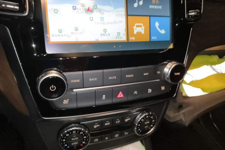 Used BAIC Off-Road BJ90 2020 3.0T Executive Edition Audio And AC Panel