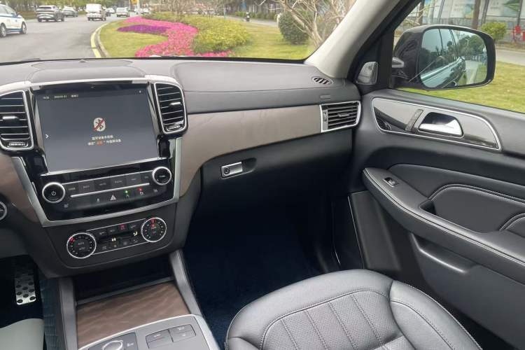 Used BAIC Off-Road BJ90 2020 4.0T Prestige Edition Audio And AC Panel