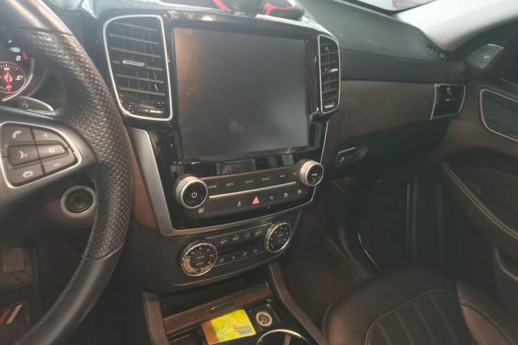 Used BAIC Off-Road BJ90 2020 3.0T Navigator Edition Audio And AC Panel