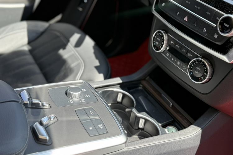 Used BAIC Off-Road BJ90 2020 3.0T Navigator Edition Audio And AC Panel