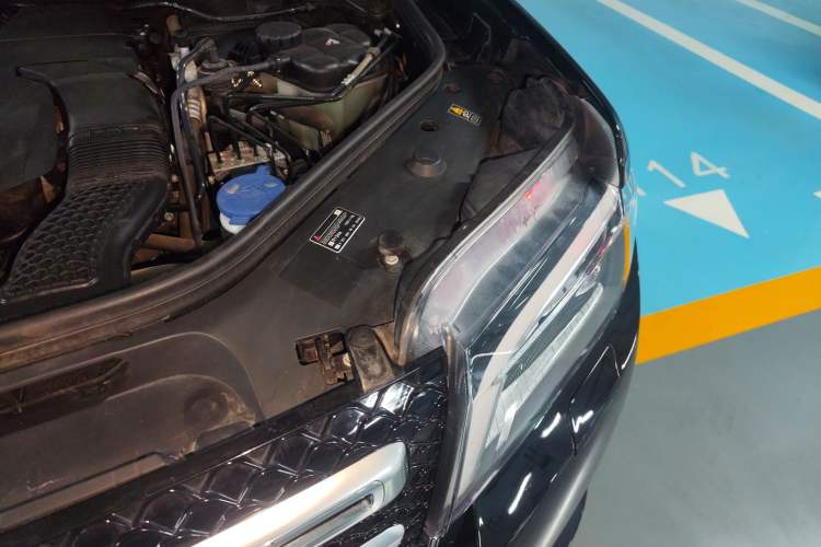 Used BAIC Off-Road BJ90 2020 3.0T Executive Edition Engine Bay Left