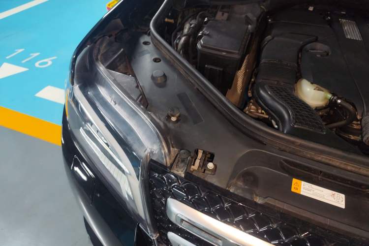 Used BAIC Off-Road BJ90 2020 3.0T Executive Edition Engine Bay Right