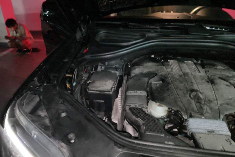 Used BAIC Off-Road BJ90 2020 3.0T Executive Edition Engine Bay Right