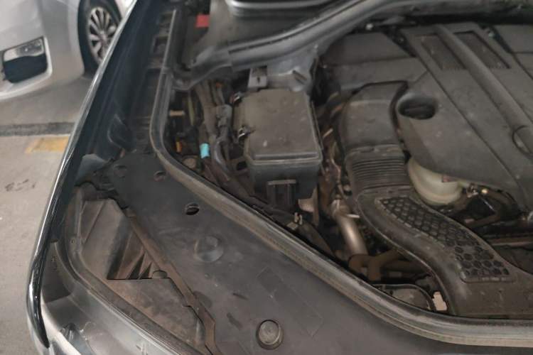 Used BAIC Off-Road BJ90 2020 3.0T Navigator Edition Engine Bay Right