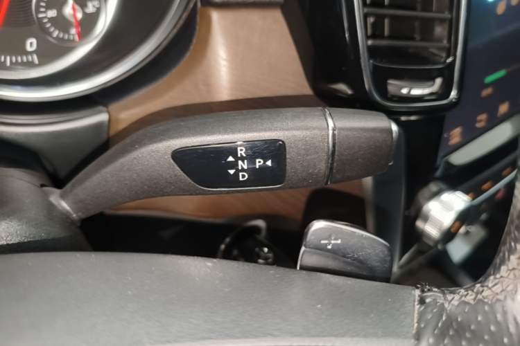Used BAIC Off-Road BJ90 2020 3.0T Executive Edition Gear Lever