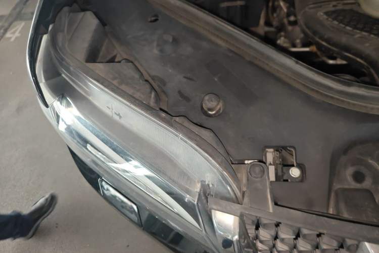 Used BAIC Off-Road BJ90 2020 3.0T Navigator Edition Right Front Headlight