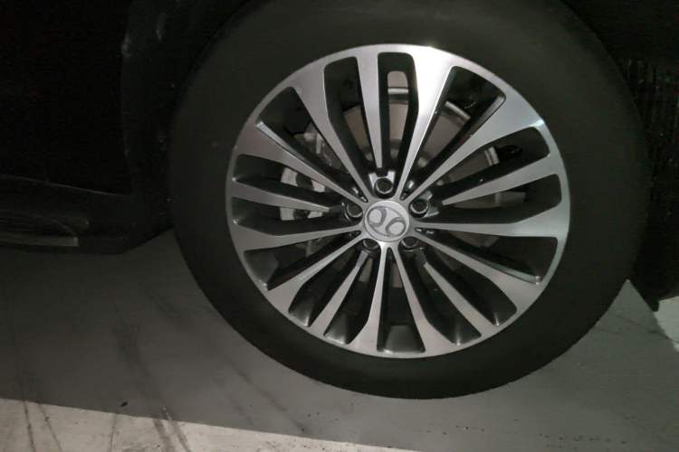 Used BAIC Off-Road BJ90 2020 3.0T Executive Edition Right Front Wheel Hub