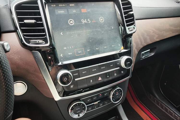 Used BAIC Off-Road BJ90 2021 4.0T Prestige Edition Audio And AC Panel