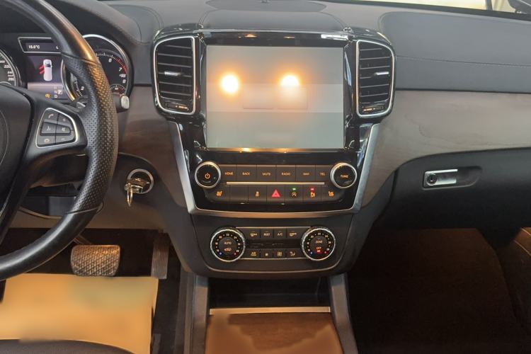Used BAIC Off-Road BJ90 2021 3.0T Zhenrong Edition Audio And AC Panel