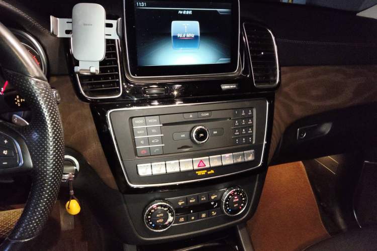 Used BAIC Off-Road BJ90 2021 3.0T Zhenrong Edition Audio And AC Panel