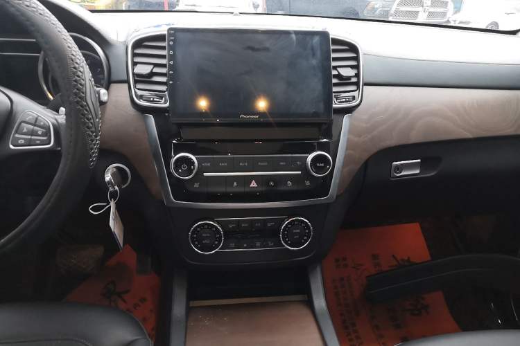 Used BAIC Off-Road BJ90 2021 3.0T Zhenrong Edition Audio And AC Panel