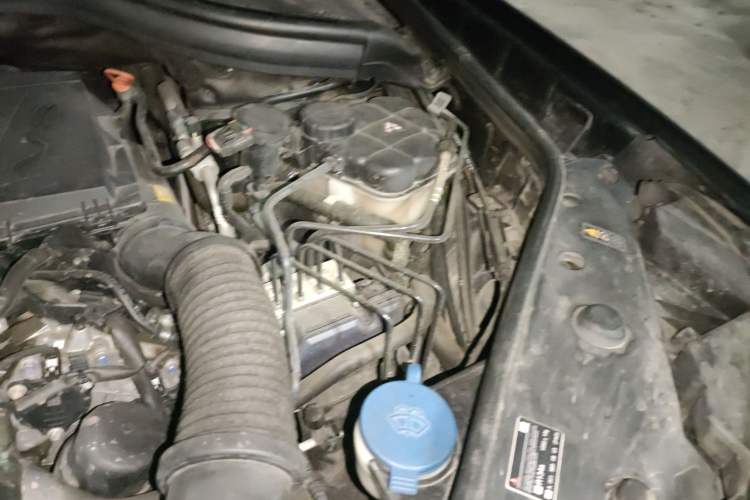 Used BAIC Off-Road BJ90 2021 4.0T Prestige Edition Engine Bay Left