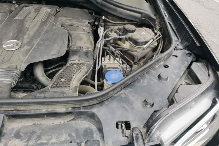 Used BAIC Off-Road BJ90 2021 3.0T Zhenrong Edition Engine Bay Left