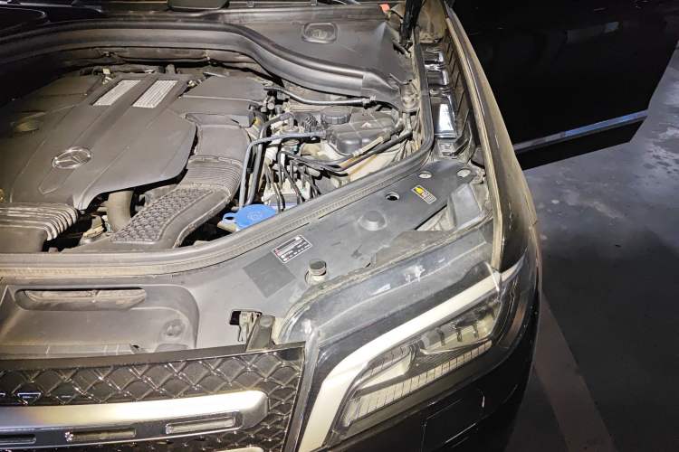 Used BAIC Off-Road BJ90 2021 3.0T Zhenrong Edition Engine Bay Left