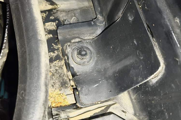 Used BAIC Off-Road BJ90 2021 4.0T Prestige Edition Engine Bay Left