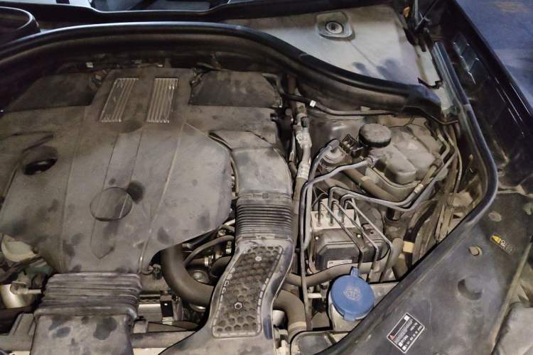 Used BAIC Off-Road BJ90 2021 3.0T Zhenrong Edition Engine Bay Left