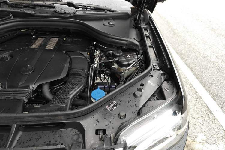 Used BAIC Off-Road BJ90 2021 3.0T Zhenrong Edition Engine Bay Left