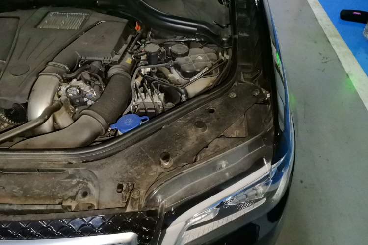 Used BAIC Off-Road BJ90 2021 4.0T Prestige Edition Engine Bay Left