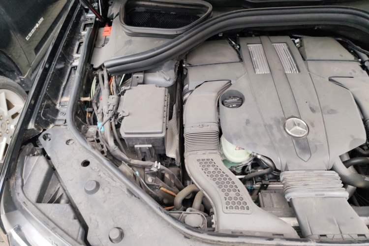 Used BAIC Off-Road BJ90 2021 3.0T Zhenrong Edition Engine Bay Right