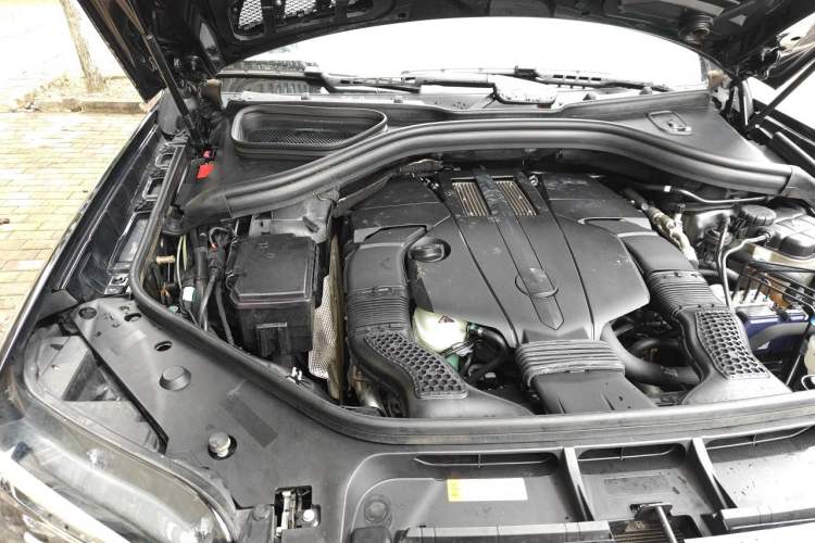 Used BAIC Off-Road BJ90 2021 3.0T Zhenrong Edition Engine Bay Right