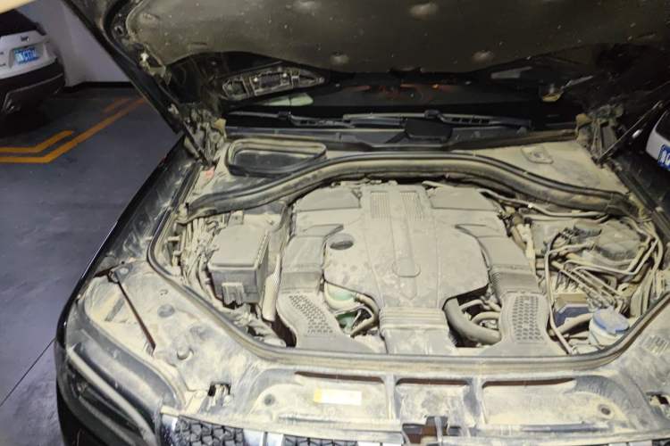 Used BAIC Off-Road BJ90 2021 3.0T Zhenrong Edition Engine Bay Right