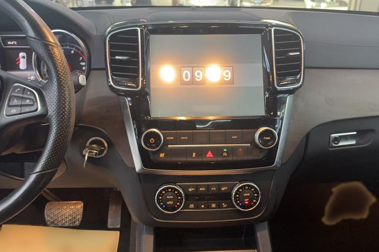 Used BAIC Off-Road BJ90 2021 3.0T Zhenrong Edition Interior 1