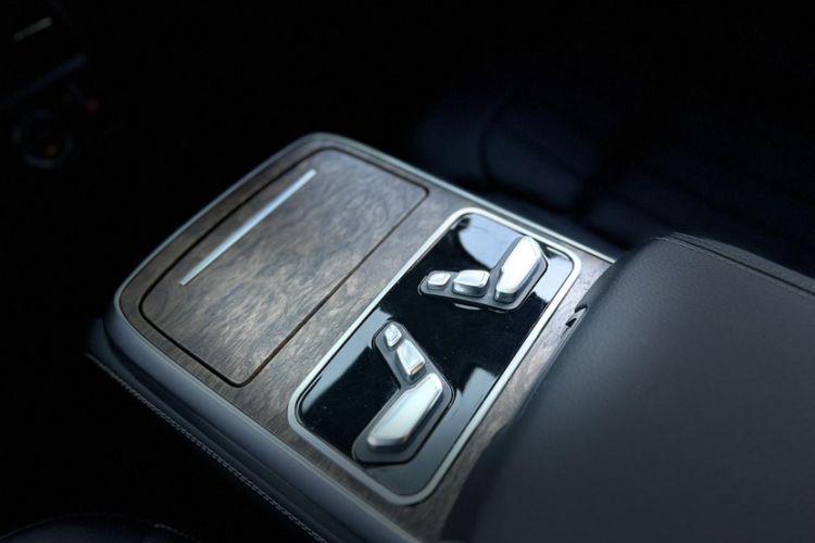 Used BAIC Off-Road BJ90 2021 4.0T Prestige Edition Interior 12