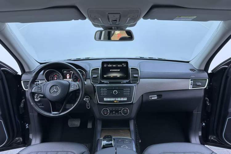 Used BAIC Off-Road BJ90 2021 3.0T Zhenrong Edition Interior 2
