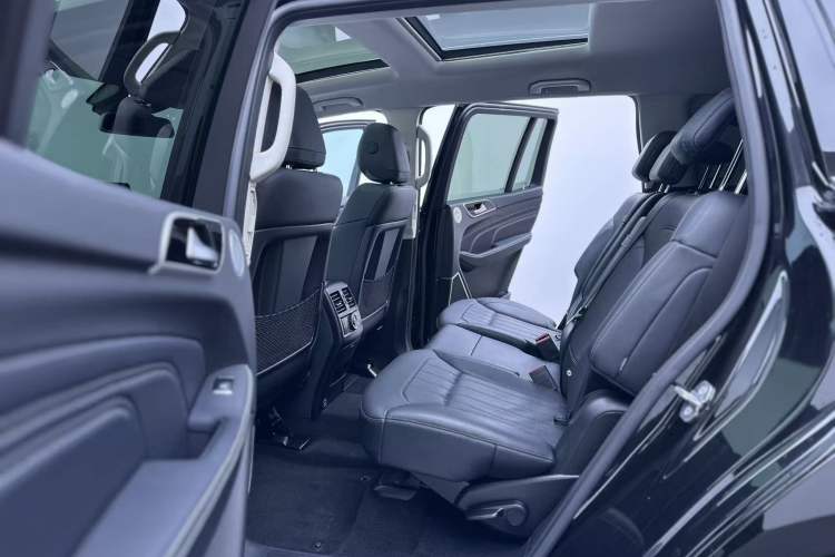 Used BAIC Off-Road BJ90 2021 3.0T Zhenrong Edition Interior 4