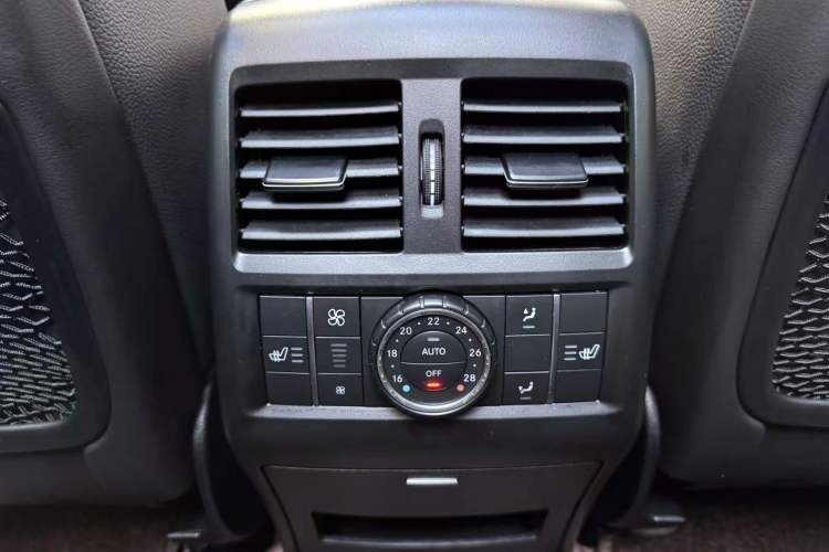 Used BAIC Off-Road BJ90 2021 3.0T Zhenrong Edition Interior 4