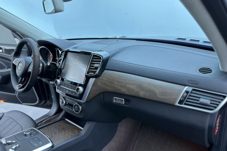 Used BAIC Off-Road BJ90 2021 3.0T Zhenrong Edition Interior 5