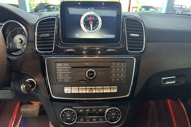 Used BAIC Off-Road BJ90 2021 3.0T Zhenrong Edition Interior 7