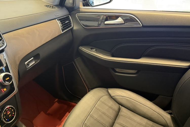Used BAIC Off-Road BJ90 2021 4.0T Prestige Edition Interior 8