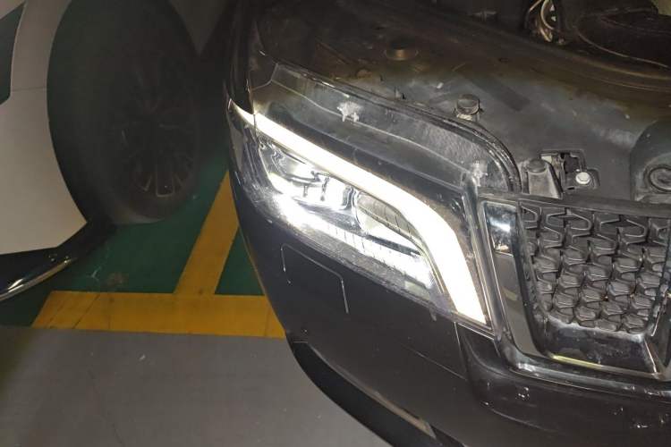 Used BAIC Off-Road BJ90 2021 3.0T Zhenrong Edition Right Front Headlight