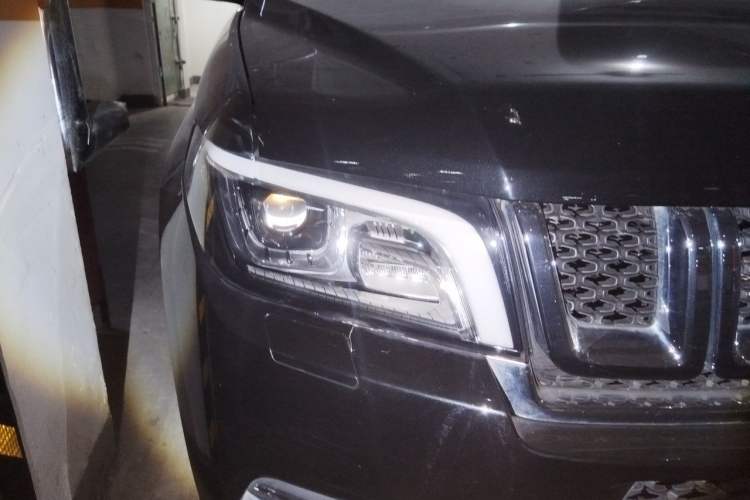 Used BAIC Off-Road BJ90 2021 3.0T Zhenrong Edition Right Front Headlight