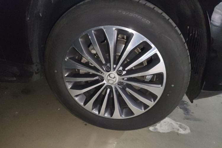 Used BAIC Off-Road BJ90 2021 3.0T Zhenrong Edition Right Front Wheel Hub