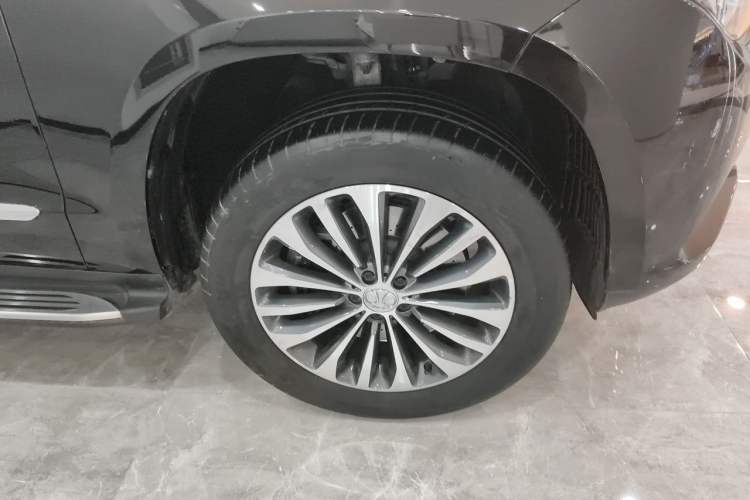 Used BAIC Off-Road BJ90 2021 4.0T Prestige Edition Right Front Wheel Hub
