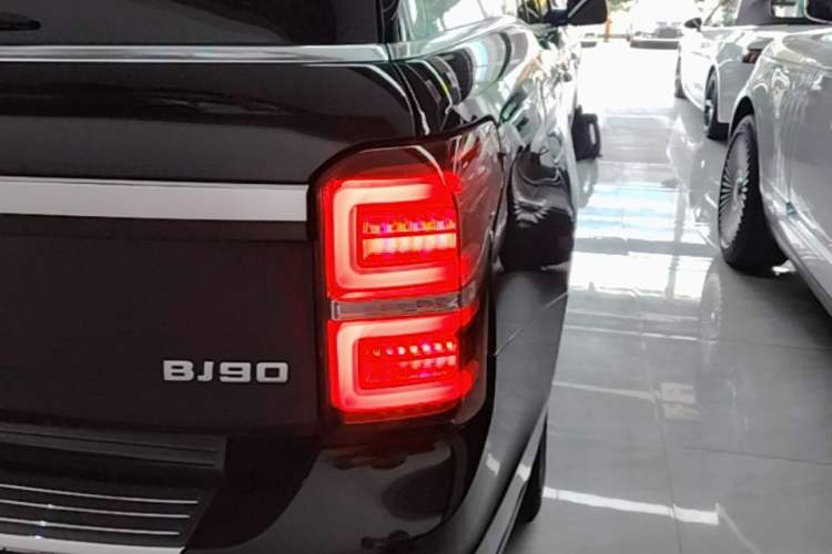 Used BAIC Off-Road BJ90 2021 3.0T Zhenrong Edition Right Rear Taillight