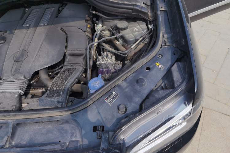 Used BAIC Off-Road BJ90 2023 3.0T Classic Edition Shanhe Edition Knight Edition Engine Bay Left