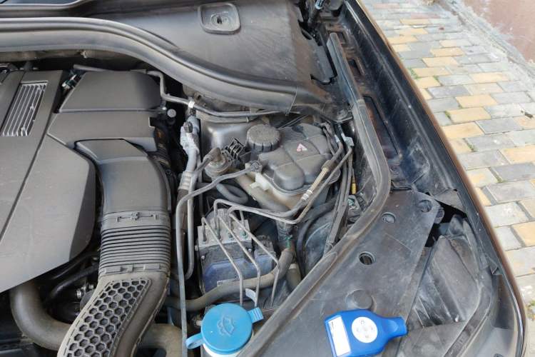 Used BAIC Off-Road BJ90 2023 3.0T Classic Edition Shanhe Edition Knight Edition Engine Bay Left